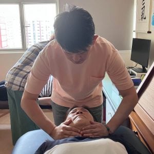 Students of Reiki 1 workshop on 20 Sep 2025 practicing reiki on each other